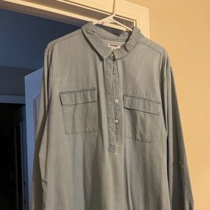 Old Navy 3 quarter Chambray button down